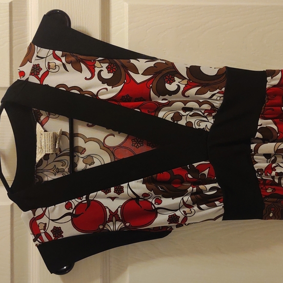 Wrap/V-Neck Sleeveless Tie-Back Lightweight Summer Dress - Picture 2 of 9